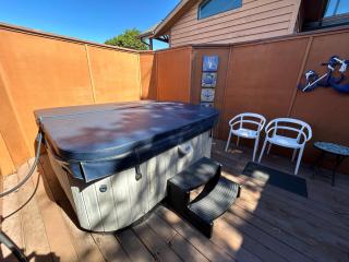 Modern Ocean Cabin 27 Stylish Kitchen & Jacuzzi - Smith River - 7