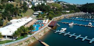 Suíte com Vista para o Lago em Capitólio, acesso a piscina adulto e infantil, quadra de beach tênis e playgroud - Capitólio - 2