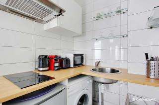 A Parisian experience for 2 - Place de Clichy - París - 5