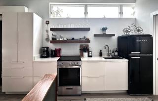 5 Min IU, Private Parking, Sunlit & Cozy Guesthouse - Bloomington - 9