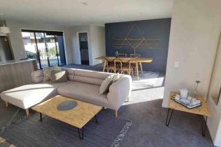 Miss Eastons Whare - 3