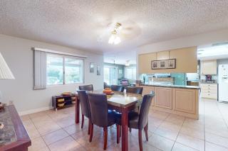 2BR Lovely Home with Outdoor Patio and Fire Pit - 3