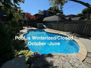 Leaside Rental with Great Backyard & Pool - 0