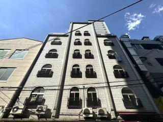 Dotonbori Kuromon Market Namba Accommodation for 4 with beam projector 206 - 4