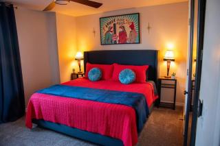 Ralphie's House Chickasha - Sleeps 10 - Hi Speed WIFI - Brand New! - Chickasha - 1