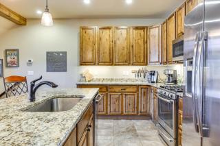 Ski Shuttle and Community Perks Keystone Townhome - 2