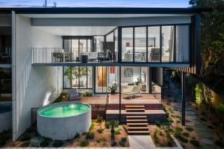 Luxe Condo at Alex Beach - 5