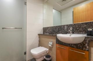 Elite LUX Holiday Homes - Modern Elegance Studio in Business Bay Dubai - Dubai - 2