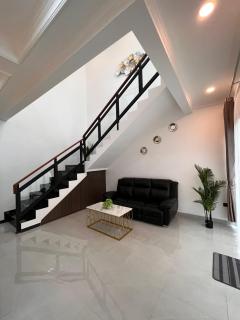 Hai Homestay by Sampai Coliving - Medari - 2