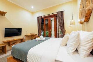 Aaya - 8 Min To Beach, Radiant Villa with Rice Field View - Canggu - 3