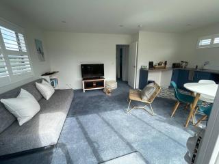 The Blue Beach House - Mangawhai - 3
