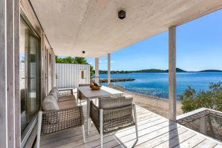 Villa 77 Beachfront Serenity - 1