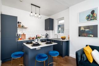 Beautiful luxe 3 Bedroom with 4 Beds - 8