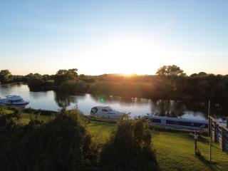 Severnside Boat and Caravan Park Gloucestershire - Caravan 1 - Deerhurst - 1