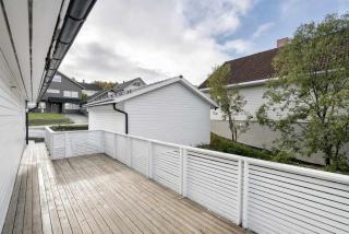 Lovely 4 bedroom house with the view of aurora - 3