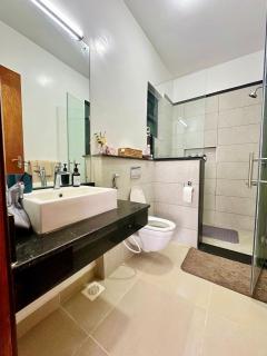 Exclusive 2BR in Westlands with Stunning City Views, Pool & Gym - Nairobi - 3
