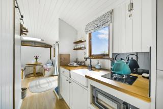 Fferm Fach By Birch Stays - 5