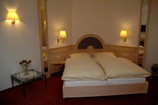 Hotel Pfaffenhofen - Schwabenheim - 3