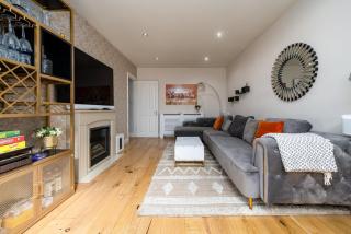 GuestReady - Family house retreat in Wembley - Preston - 1