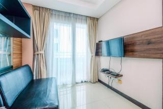 Cozy Stay 1BR at Sky Terrace Apartment By Travelio - 4
