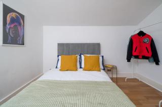 New 4BD Stylish Apartment with Amazing Transport - 7