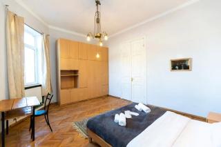 Bright Quiet Flat with Beautiful views at Liberty Square - Tbilisi - 1