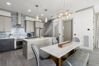 Pineapple Paradise! 6BR 7BA beachfront house! Private Pool! Grill! Sleeps 16! - Panama City Beach - 3