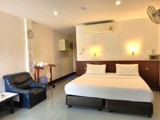 Rabbit Mansion Patong Hotel - 3