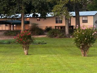 Woolen Lake House - 9