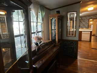 Woolen Lake House - - 8