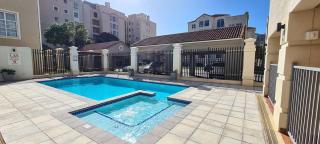 Century Hideaway with Mountain views, Security, FREE Parking - 9