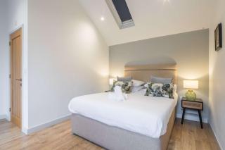 King Deluxe Ensuite with Courtyard View - Venn - Cambridge - 2