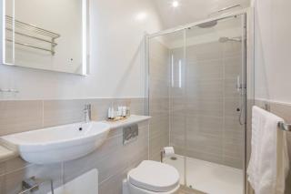 King Deluxe Ensuite with Courtyard View - Venn - Cambridge - 1