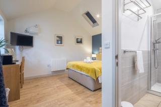 King Deluxe Ensuite with Courtyard View - Hawking - 6