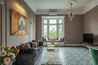 Elegant & Stylish Luxury Living - 3