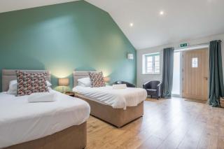TWIN Deluxe Disabled Access and Wet Room with Courtyard View - Newton - Cambridge - 0
