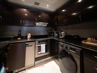 Rosenheim | Seraphic 2 ensuite BR at Palm Jumeirah - Dubai - 2