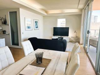 114 Incredible Cbd Swanriver Suite Prkg - Perth - 9