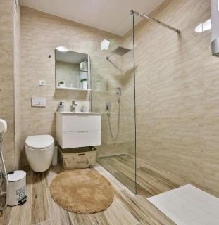 19 app, Sunny Side 2 - 7