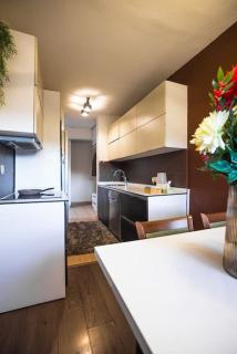 Sunny Retro Central Apartment - Pristina - 4