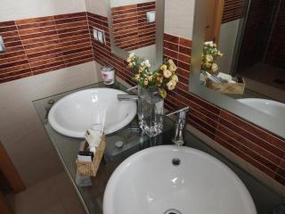 Cordoba Center Home - 1