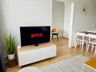 City Apartment with lake view and free parking - 5