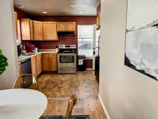 Cozy 2BR Home in Clovis - Clovis - 1