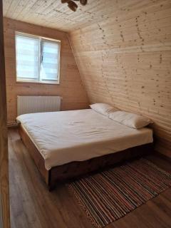 Bucovina-A-FrameHouse-HotTub-Fireplace-Patio-WiFi - Suceviţa - 3