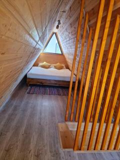 Bucovina-A-FrameHouse-HotTub-Fireplace-Patio-WiFi - Suceviţa - 2