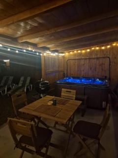 Bucovina-A-FrameHouse-HotTub-Fireplace-Patio-WiFi - Suceviţa - 6