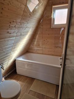 Bucovina-A-FrameHouse-HotTub-Fireplace-Patio-WiFi - Suceviţa - 2
