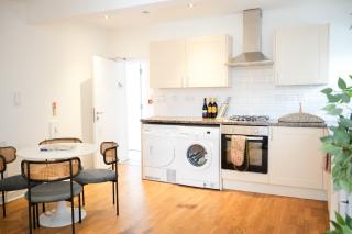 Fun Energetic Oasis in Islington - Sleeps6 - 9