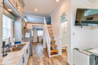 Waterfront Lake Norman Cabin with Screened Porch! - Terrell - 3