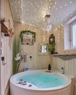 Appart Aix sauna jacuzzi balneo spa privatifs hyper centre historique cour intérieur - 7